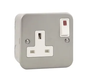 13A 1 Gang Switched Socket With Out Board Neon Roc