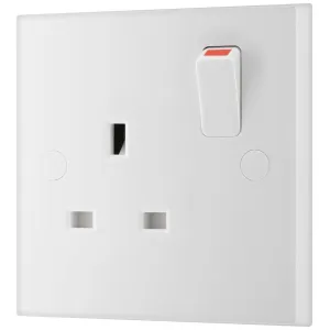WHITE MOULDED SQUARE EDGE SINGLE SWITCHED 13A POWE