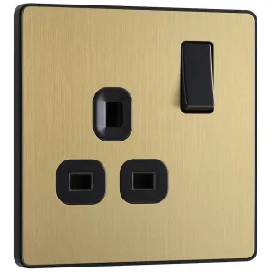 EVOLVE BRUSHED BRASS (BLACK) SINGLE SWITCHED 13A P